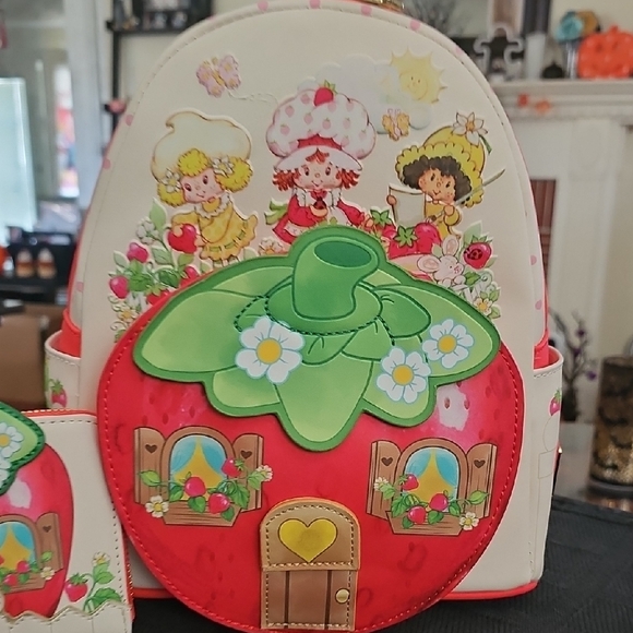 Loungefly Strawberry Shortcake Mini Backpack and Wallet - Picture 4 of 10